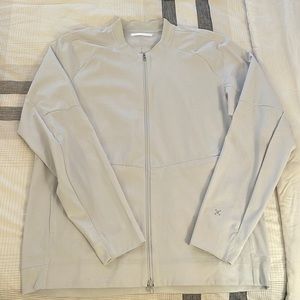 Lululemon full zip. Size XL